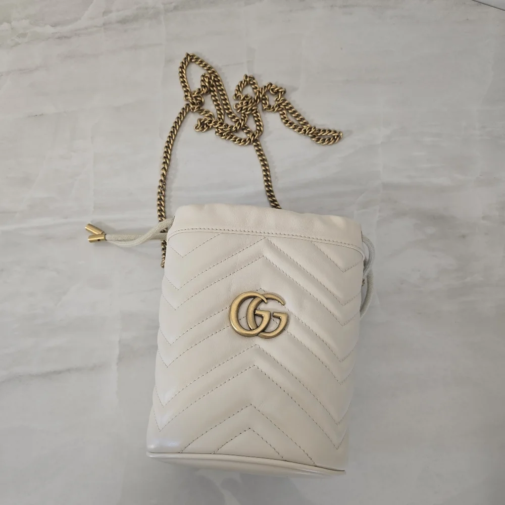 Gucci GG Marmont Bucket Bag - Picture 11 of 12